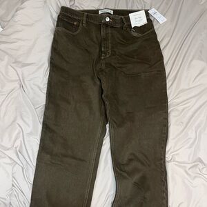 Brown Abercrombie 90s straight high rise! new with tags - never worn. size 31s